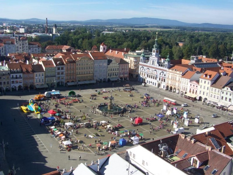 Den bez aut na českobudějovickém náměstí (CEGV Cassiopeia Č. Budějovice)